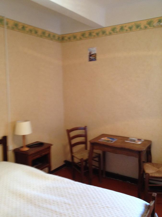 Mezel Bar Hotel De La Place المظهر الخارجي الصورة