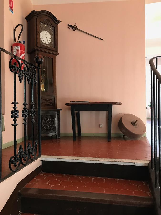 Mezel Bar Hotel De La Place المظهر الخارجي الصورة