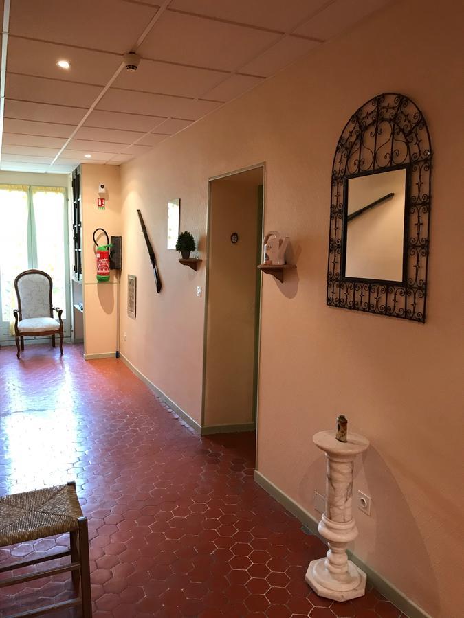 Mezel Bar Hotel De La Place المظهر الخارجي الصورة