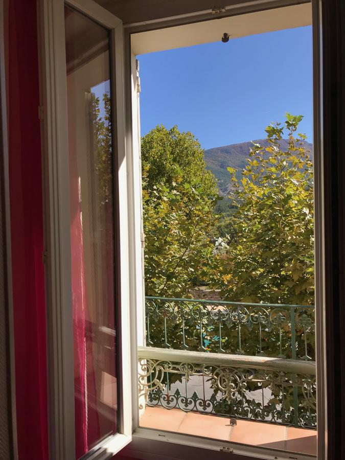 Mezel Bar Hotel De La Place المظهر الخارجي الصورة